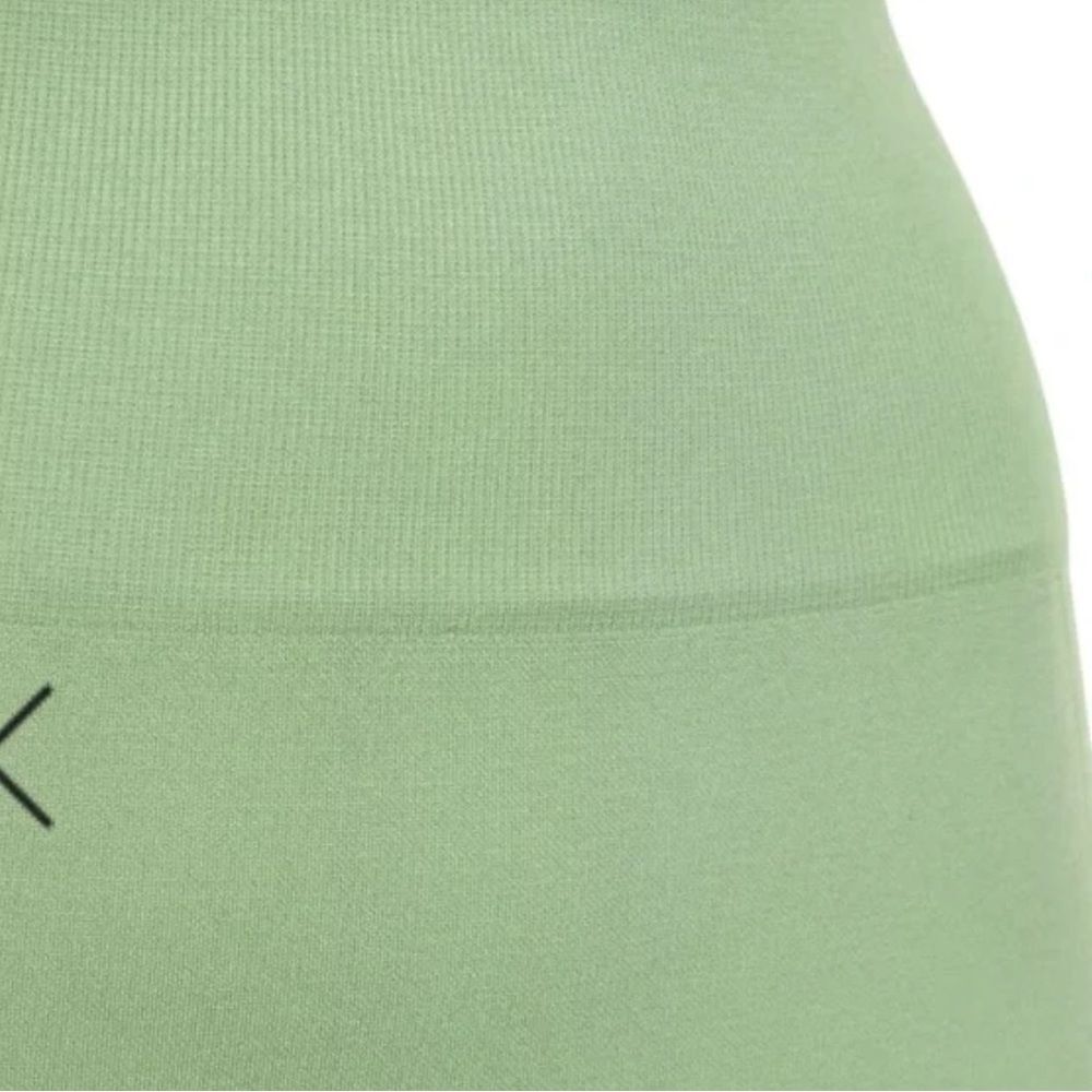 NWT WeWoreWhat Seamless Biker Shorts in Solid Fair Green Size Small - Picture 14 of 14